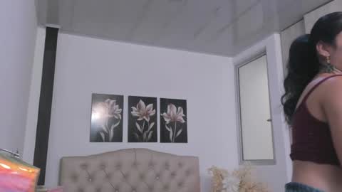 Hi im sara online show from July 31, 1:06 pm