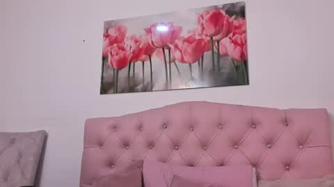 Hi im sara online show from August 3, 1:18 pm