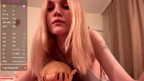 Monica online show from August 5, 2:26 pm