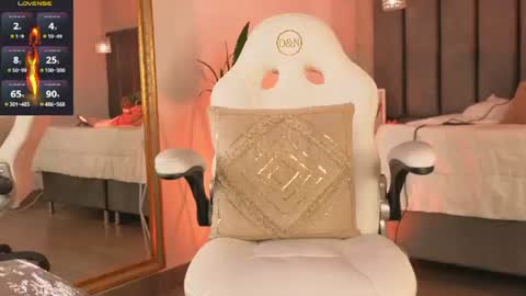Tania Dias online show from August 12, 10:34 pm