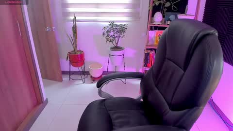 Tania Velvet online show from April 24, 6:24 pm