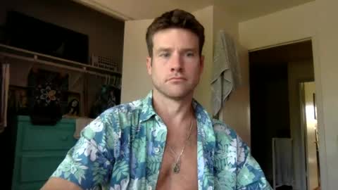 Dr. Love online show from August 2, 11:55 pm