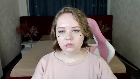 Tara online show from August 6, 2:27 pm
