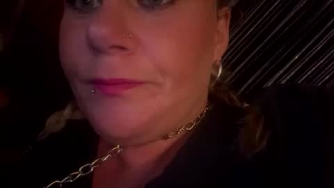 tarzansheadqueen online show from April 29, 12:02 am