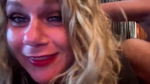 tarzansheadqueen online show from May 27, 11:40 pm