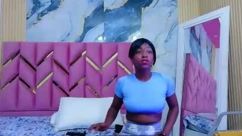 tastydarkchocolatee online show from August 7, 7:36 pm