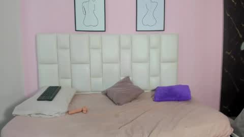tatticute online show from May 7, 10:33 pm