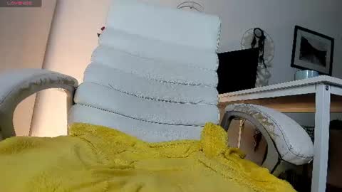tattoedlexi_ online show from August 12, 4:37 am