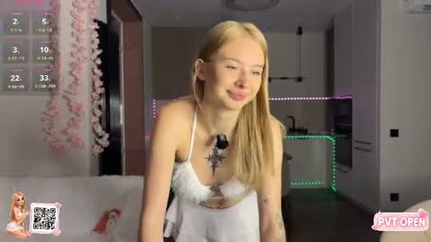 Lumi online show from August 17, 1:10 am