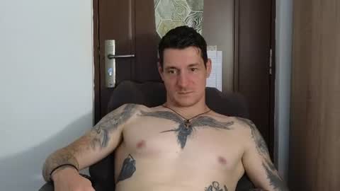 Hunk online show from August 7, 1:44 pm