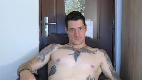 Hunk online show from August 7, 3:01 pm