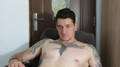 Hunk online show from August 8, 5:02 pm