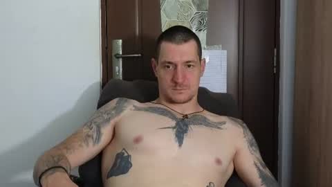 Hunk online show from August 13, 2:20 pm