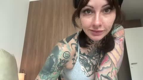 tattooedlucy_ online show from June 29, 6:28 am