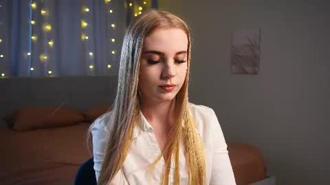 Taya online show from August 4, 3:31 pm
