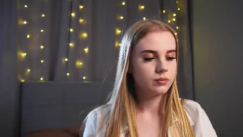 Taya online show from August 4, 7:55 pm