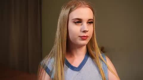Taya online show from August 6, 4:17 pm