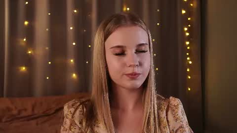 Taya online show from August 13, 7:17 pm