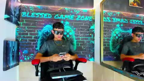 Tayler online show from September 6, 12:00 pm