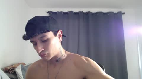 independent model online show from July 1, 11:44 am
