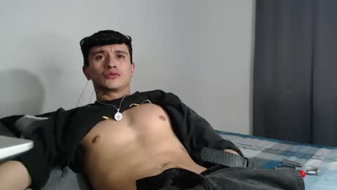 independent model online show from July 2, 6:25 am