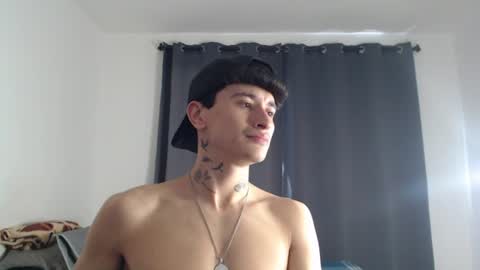 independent model online show from July 6, 3:26 pm