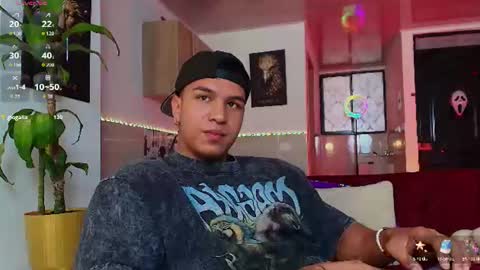 TaylorJohnn  online show from August 2, 5:09 pm