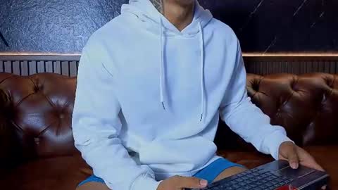 tayron king online show from August 17, 4:45 pm