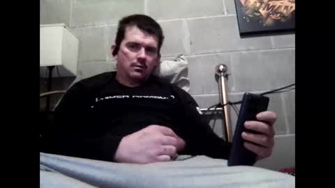 tbaxter95187 online show from March 1, 9:44 pm