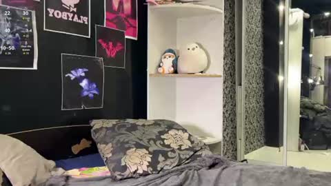 Alice     online show from August 14, 8:56 pm