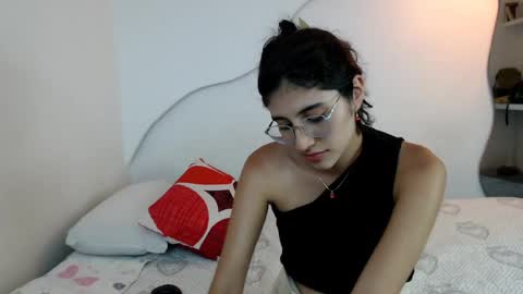tefanny_and_alexbf online show from April 28, 2:33 am