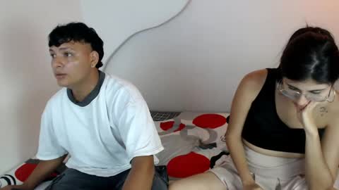 tefanny_and_alexbf online show from May 23, 11:51 pm