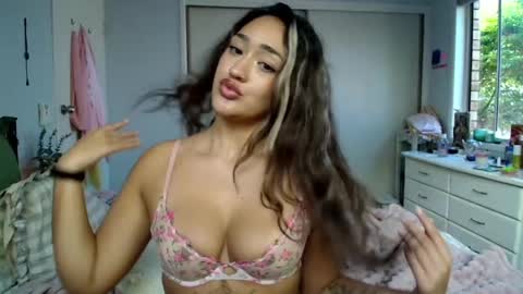 Telea Evans online show from May 23, 3:31 am