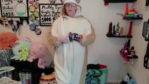 Pixie Pix or Pickle online show from August 5, 10:30 pm