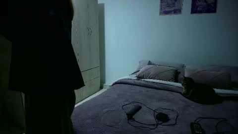 tender_dust online show from August 14, 1:42 am