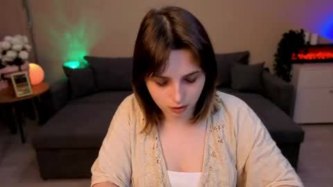 tender_meow online show from June 7, 8:03 pm
