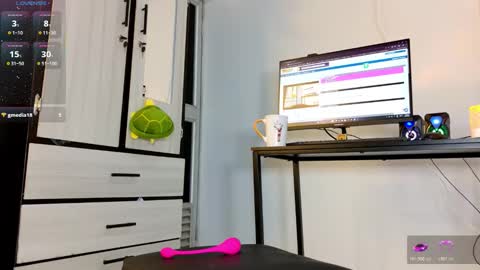 tenderfeet online show from March 22, 1:26 pm