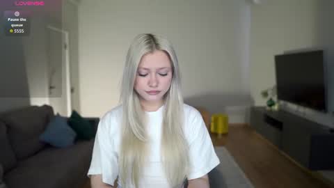 Hannah online show from August 30, 7:19 am