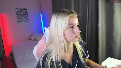 teresaron online show from August 11, 8:38 am