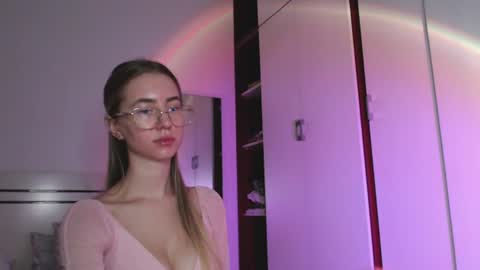 tessa_calmness online show from August 15, 8:40 am