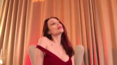 tessaadora_ online show from August 11, 12:51 pm