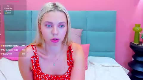 Tessa 3 online show from August 15, 5:00 am