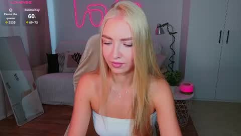 TessaHamilton online show from July 23, 11:56 am