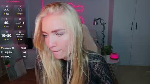 TessaHamilton online show from July 24, 3:26 pm