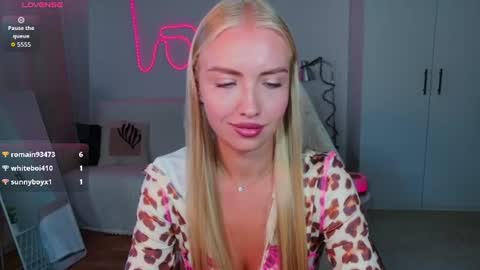 TessaHamilton online show from July 31, 3:40 pm