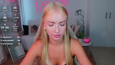 TessaHamilton online show from August 3, 10:44 am