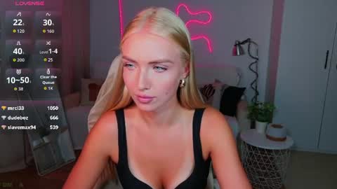 TessaHamilton online show from August 4, 7:22 pm