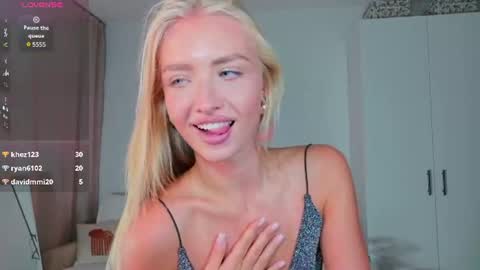 TessaHamilton online show from August 6, 6:18 pm