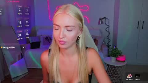 TessaHamilton online show from August 7, 2:28 pm