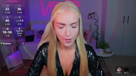 TessaHamilton online show from August 11, 4:20 pm